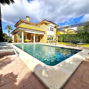villa-reus.top-hotels-tarragona.com/